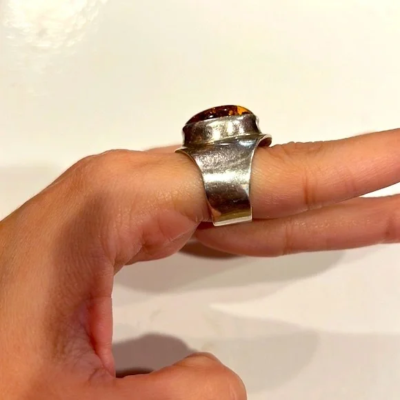 Orange Baltic Amber and Sterling Silver Ring - Picture 3 of 10